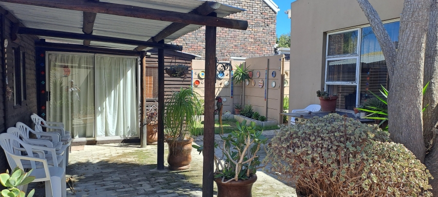 3 Bedroom Property for Sale in Pine Acres Western Cape